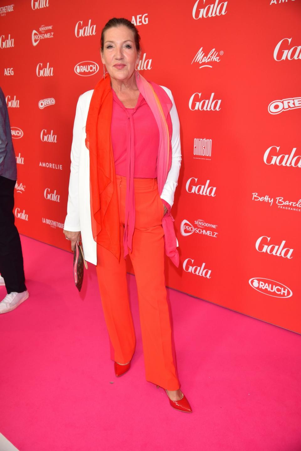 <p>Wie hat sie das nur geschafft? Da muss ihr doch jemand die Farbpalette von Gala-Wand und pinkem Teppich zugespielt haben. Verdammt schwer, bei diesem doppelten Colour-Blocking-Look an einen Zufall zu glauben. Oder? (Bild: ddp) </p>