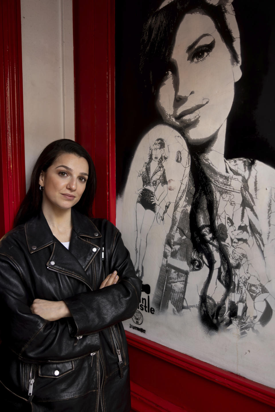 Marisa Abela posa para un retrato en el pub Dublin Castle durante la promoción de la película "Back to Black" el viernes 22 de marzo de 2024 en Londres. (Foto Vianney Le Caer/Invision/AP)