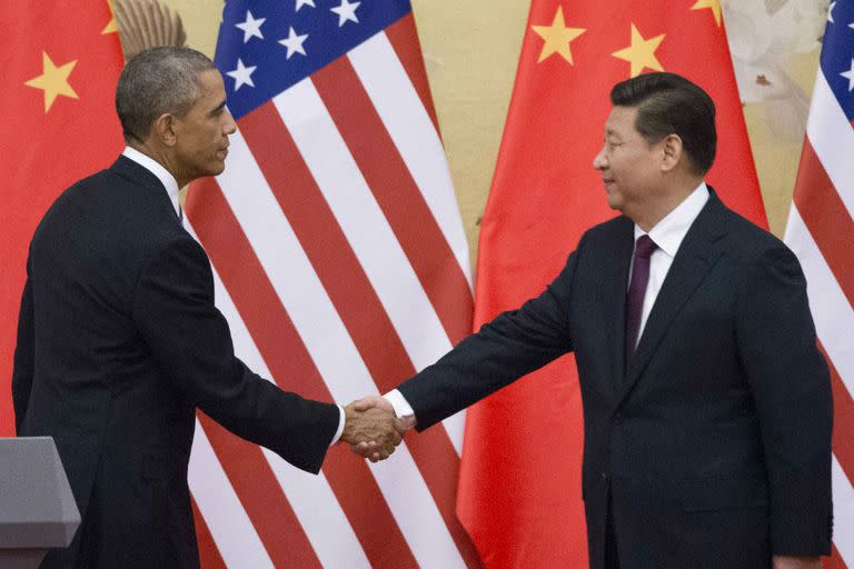 Barack Obama y Xi Jinping estrechan manos en un acuerdo del clima histórico