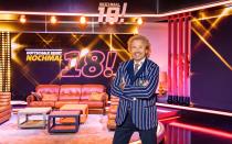 <p>Sein "Wetten, dass ..?"-Comeback vor 14 Millionen Zuschauern war der größte Quoten-Triumph des Jahres. Weniger rühmlich lief es für Thomas Gottschalk im Dritten des SWR. Seine Retro-Show "Gottschalk feiert: Nochmal 18! Der große Promi-Geburtstag" wurde wegen schwacher Reichweiten eingestellt. (Bild: SWR / Talpa / Christian Koch)</p> 