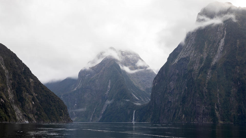 Spectacular views of Milford Sound in Fiordland National Park, New Zealand
