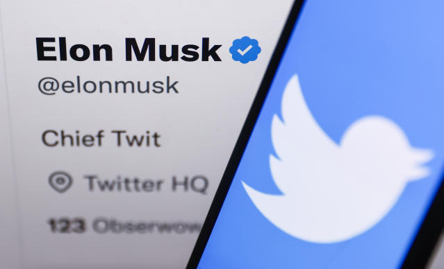 Twitter is just showing everyone all of Elon's tweets now / Is