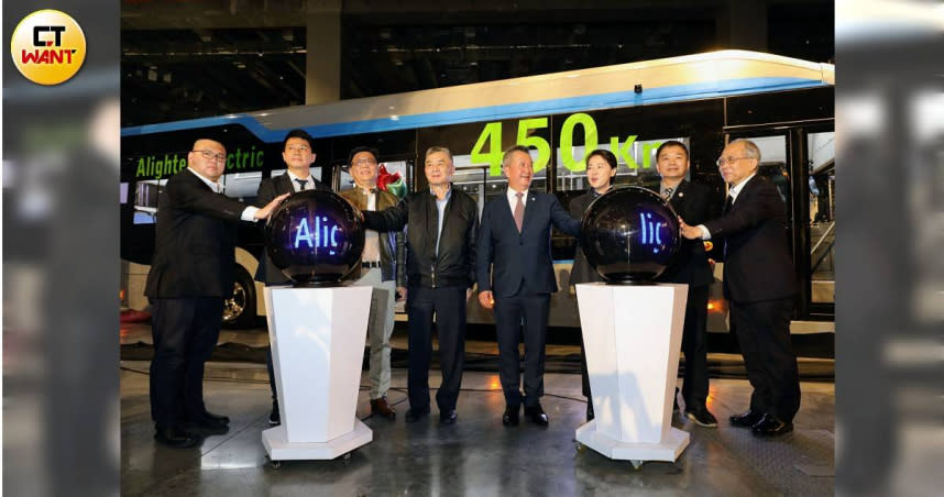 CTP電動巴士聯盟發表全鋁合金車身全低地板電動巴士Alighter，在台灣上市後，今年三季也將在美國市場發表。（圖／方萬民攝，下同）