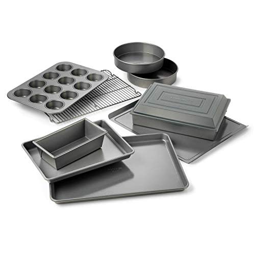 Calphalon Nonstick 10-Piece Bakeware Set (Amazon / Amazon)