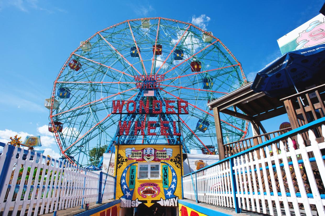 The Coney Island site was once the largest amusement area in the country at the turn of the century - pio3 - Fotolia