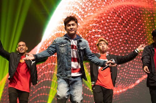 Alvin Chong brought his 'sharp' skills to the stage with "Tajam".