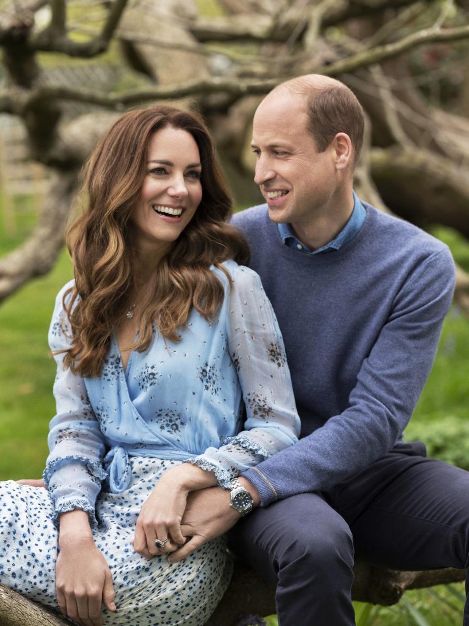 <p><a href="https://www.townandcountrymag.com/style/jewelry-and-watches/a13052347/kate-middleton-engagement-ring/" rel="nofollow noopener" target="_blank" data-ylk="slk:Kate's famous engagement ring;elm:context_link;itc:0;sec:content-canvas" class="link ">Kate's famous engagement ring</a>, which originally belonged to Princess Diana, was featured prominently in the photos. </p>