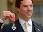 Große Ehre: 2015 wurde Cumberbatch von der Queen höchstpersönlich als "Commander of the British Empire" für seinen Verdienst als Schauspieler und Wohltäter ausgezeichnet. (Bild: Anthony Devlin - WPA Pool / Getty Images)