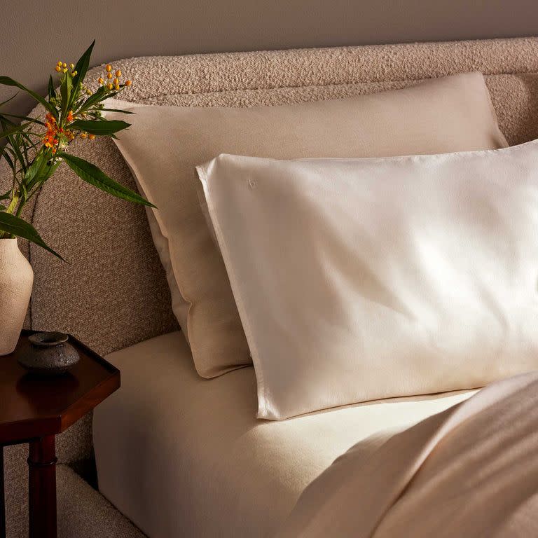 <p><a href="https://go.redirectingat.com?id=74968X1596630&url=https%3A%2F%2Fwww.brooklinen.com%2Fcollections%2Fgs%2Fproducts%2Fmulberry-silk-pillowcase%3Fvariant%3D15411676381274&sref=https%3A%2F%2Fwww.countryliving.com%2Fshopping%2Fgifts%2Fg4835%2Fbirthday-gifts-for-mom%2F" rel="nofollow noopener" target="_blank" data-ylk="slk:Shop Now;elm:context_link;itc:0;sec:content-canvas" class="link rapid-noclick-resp">Shop Now</a></p><p>Mulberry Silk Pillowcase</p><p>Brooklinen</p><p>$59.00</p>