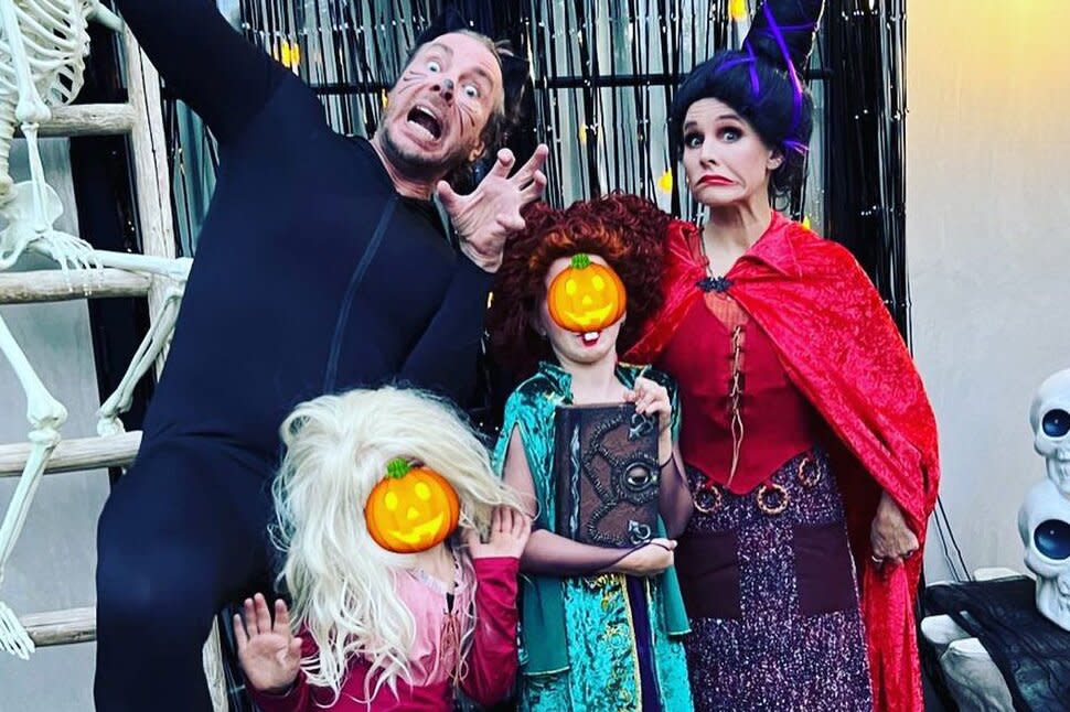 Kristen Bell and Dax Shepard Celebrate a 'Hocus Pocus'-Themed Halloween with Their Kids