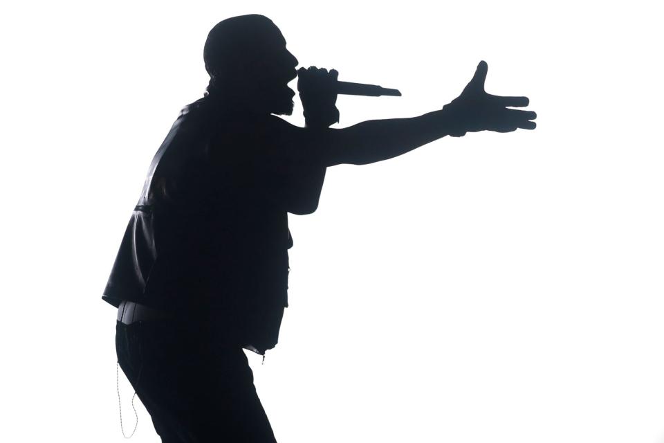 <p><a href="https://people.com/tag/drake/" rel="nofollow noopener" target="_blank" data-ylk="slk:Drake;elm:context_link;itc:0;sec:content-canvas" class="link ">Drake</a> performs during day two of Lollapalooza Chile 2023 on March 18 in Santiago, Chile.</p>