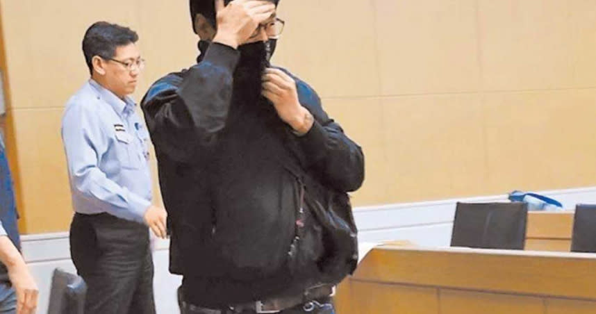 台北市文山一分局員警王柏鈞，與黑道共謀詐騙退休建商，遭判刑1年2月。（圖／中國時報陳志賢）