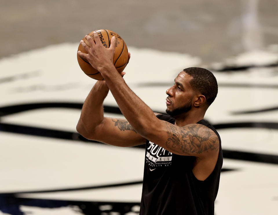 NEW YORK, NEW YORK - APRIL 10:  LaMarcus Aldridge #21 of the Brooklyn Nets warms up before the game against the Los Angeles Lakers at Barclays Center on April 10, 2021 in the Brooklyn borough of New York City.NOTE TO USER: User expressly acknowledges and agrees that, by downloading and or using this photograph, User is consenting to the terms and conditions of the Getty Images License Agreement. (Photo by Elsa/Getty Images)