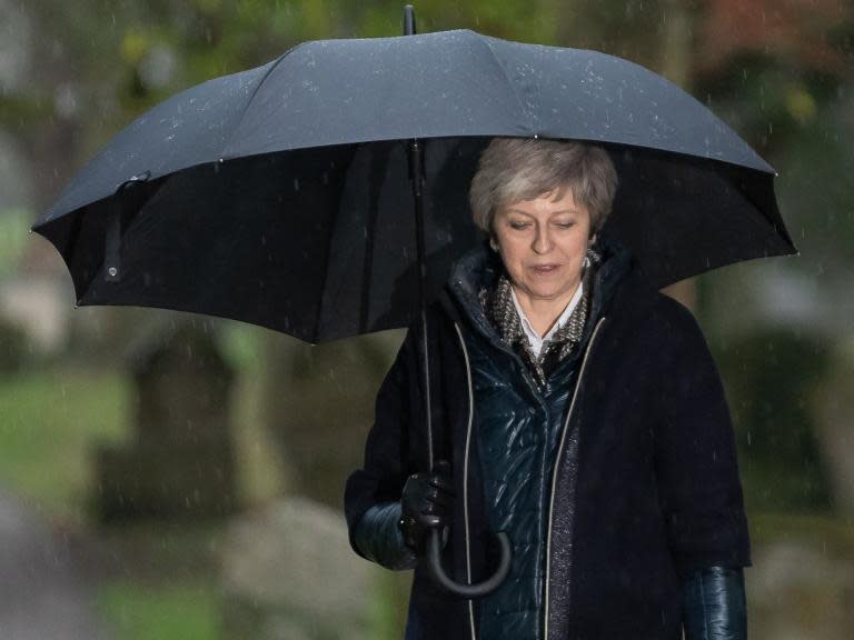 Brexit: Conservative leadership rivals circle Theresa May ahead of expected defeat in crunch Commons vote