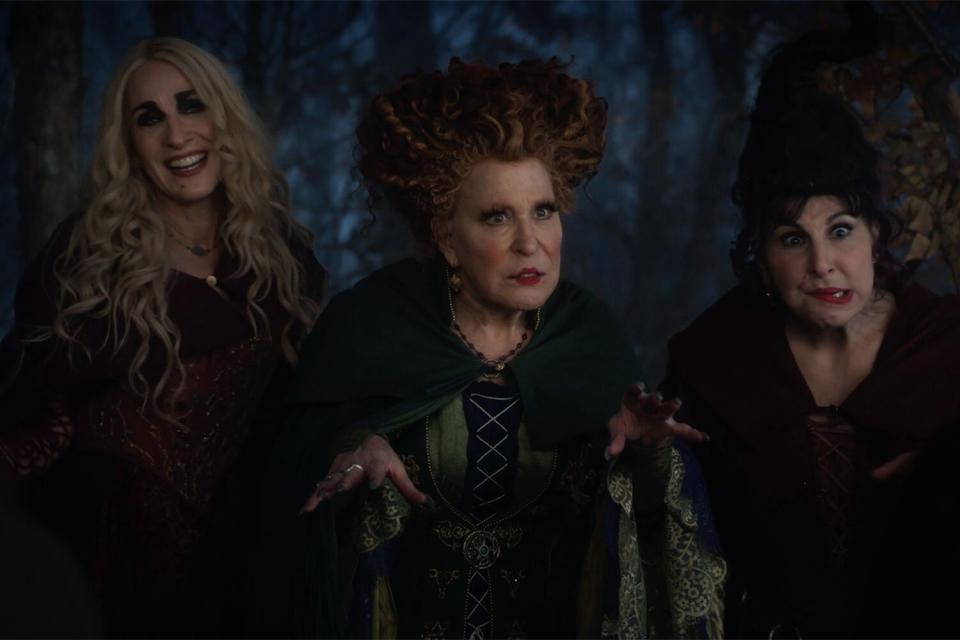 Hocus Pocus 2: The Sanderson Sisters Learn About Modern-Day Beauty Secrets in Exclusive Clip