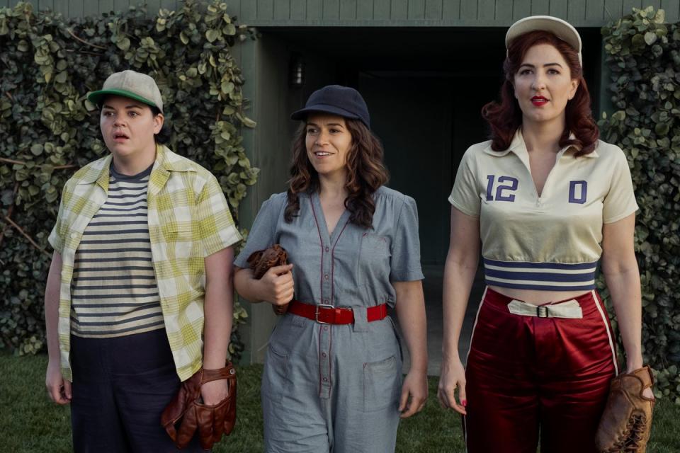 Melanie Field, Abbi Jacobson, and D’Arcy Carden on ‘A League of Their Own’ (Nicola Goode/Prime Video)