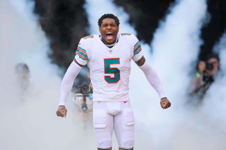 Cornerback Jalen Ramsey (5) reacts as he takes the field prior to the Miami Dolphins' game against the New England Patriots at Hard Rock Stadium.