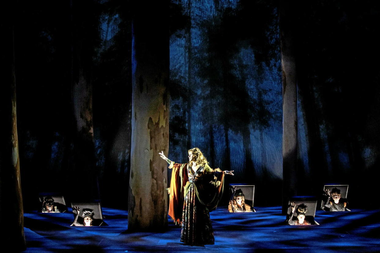 Emmanuel Demarcy-Mota reprend Le Songe d'une nuit d'été pour la réouverture du Théâtre de la ville. Un spectacle somptueux au succès mérité.  - Credit:Jean-Louis Fernandez