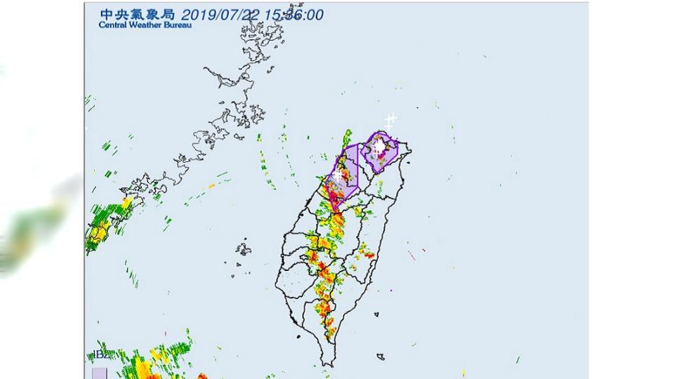 中央氣象局發出大雷雨警報。圖／翻攝中央氣象局。