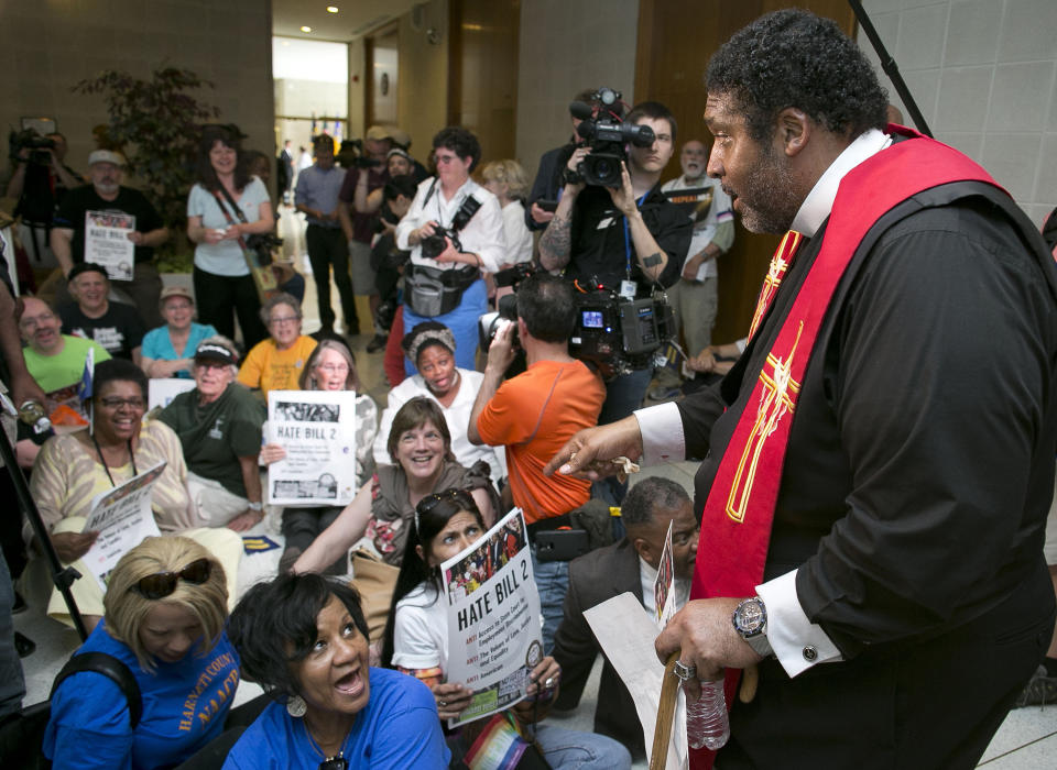 Barber leads a sit-in at the State Legislative Building in Raleigh in 2016. (Photo: Raleigh News & Observer via Getty Images)