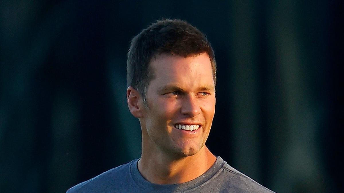 Tommy Thirst Trap': Tom Brady shares underwear selfie, Gronk and