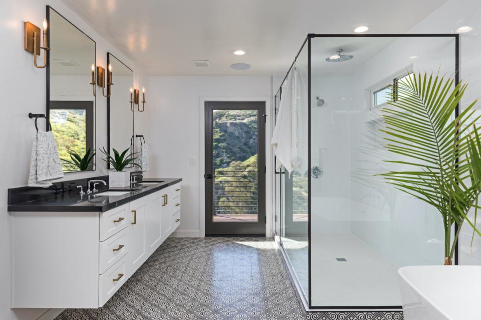 Homebuying Trends 2021, Curbless Shower in modern bathroom