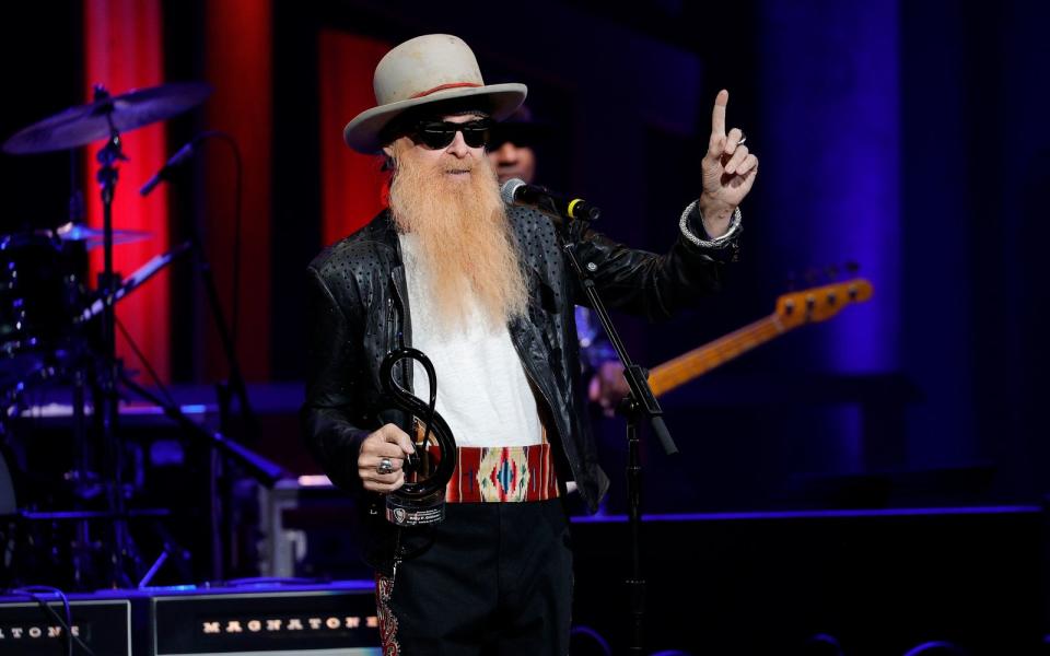 Seit rund 40 Jahren hat sich Billy Gibbons nicht mehr rasiert. (Bild: 2021 Jason Kempin/Getty Images for America Salutes You)