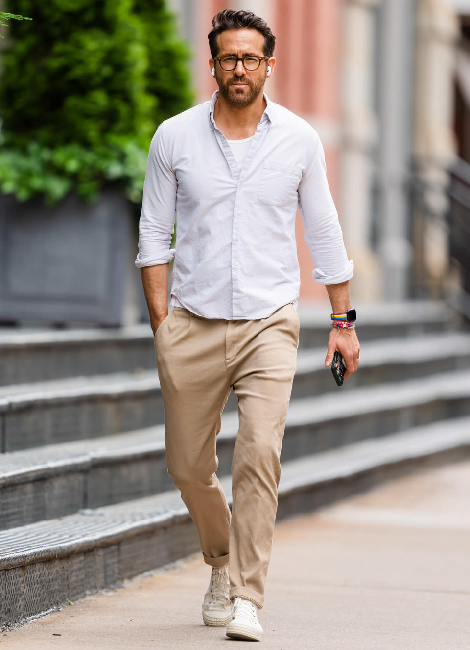 <p>Ryan Reynolds takes a solo stroll in N.Y.C.'s Tribeca neighborhood on May 24.</p>
