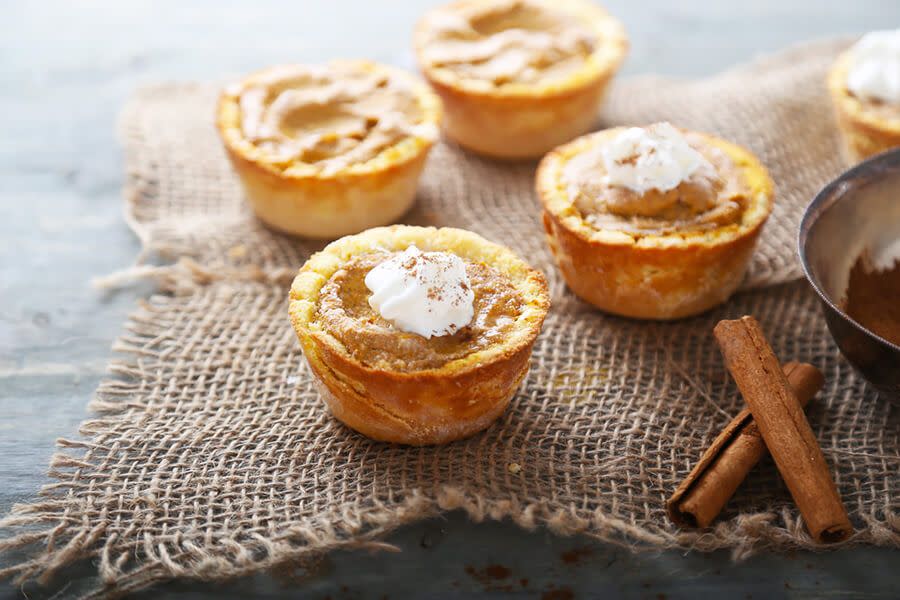 17) Mini Pumpkin Cheesecake Tarts