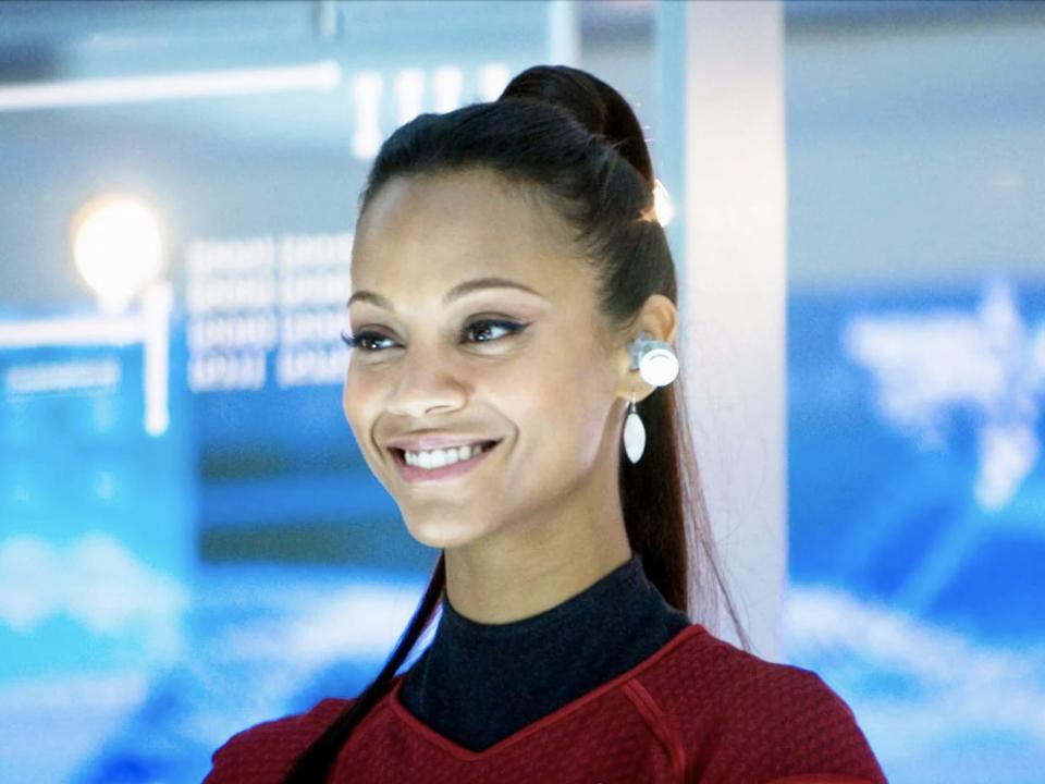 zoe saldana as uhura star trek