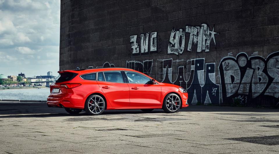 Photos of the Euro-spec Ford Focus ST Wagon