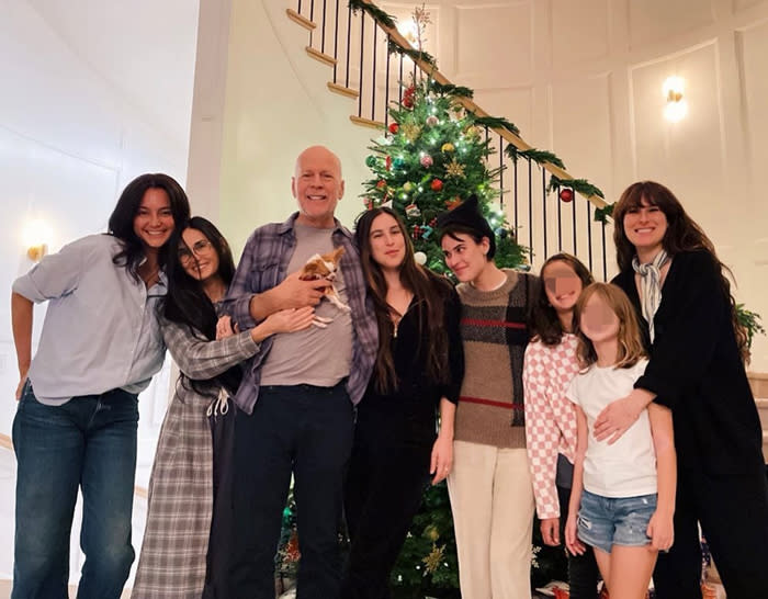 Bruce Willis y su familia adelantándose a la Navidad