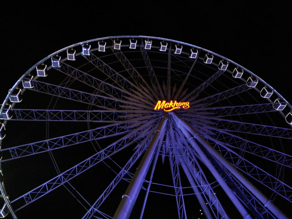 Ferris Wheel at Asiatique Riverfront. Photo by writer.