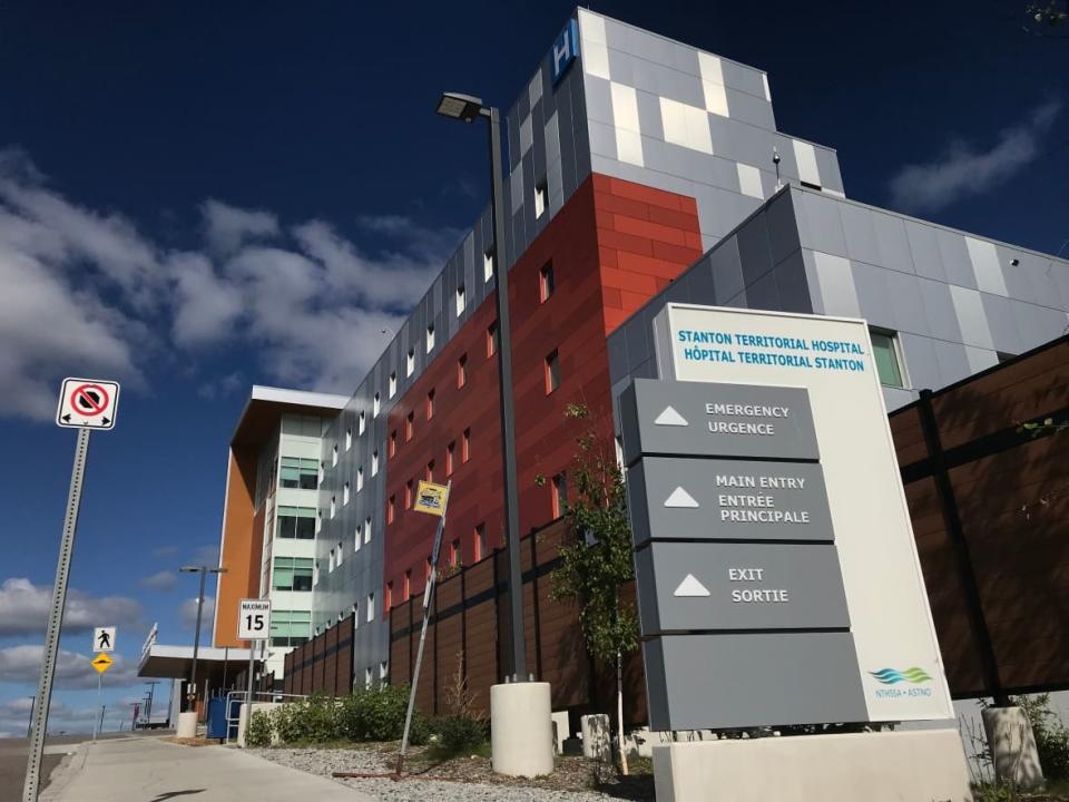 Stanton Territorial Hospital in Yellowknife on Aug. 21, 2021. It was revealed in the N.W.T. Legislature Friday that the closure of the obstetrics unit at the hospital between Dec. 10 and Feb. 21 will  cost the N.W.T. government $1,125,000 in transportation and accommodations.  (Liny Lamberink/CBC - image credit)