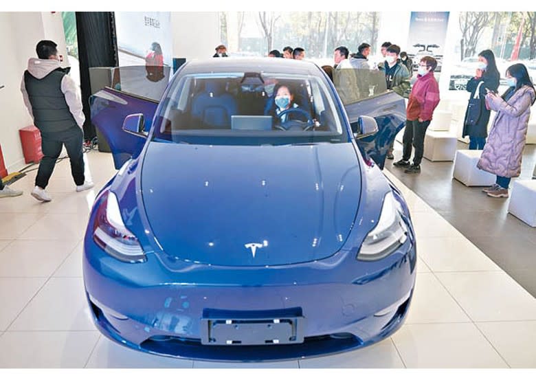 Tesla的銷情欠理想，繼續劈價救亡大行動。