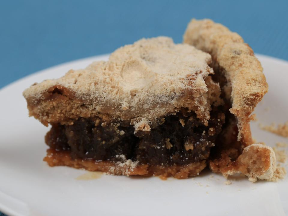 Molasses pie