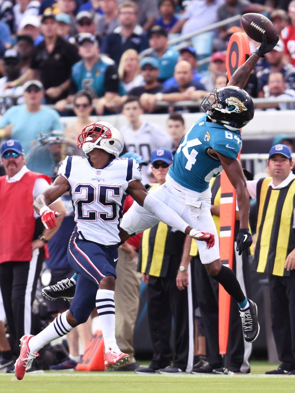 16. Patriot revenge. It was the highlight reel of a dismal 2018 season. The Jaguars got a small measure of redemption from the AFC Championship heartbreak eight months earlier with a 31-20 home victory over the New England Patriots.<br />The Week 2 conquest before a boisterous TIAA Bank Field crowd of 68,527 marked the first time the Jaguars had beaten Brady after eight previous defeats (playoffs included). The maligned Bortles had a career day, completing 29 of 45 passes for 376 yards and 3 TDs, securing the victory on receiver Dede Westbrook's 61-yard catch-and-run to the end zone.<br />But the euphoria didn't last as the Jaguars lost eight of their next nine games, while New England went on to win a sixth Super Bowl. [Bob Self/Florida Times-Union]