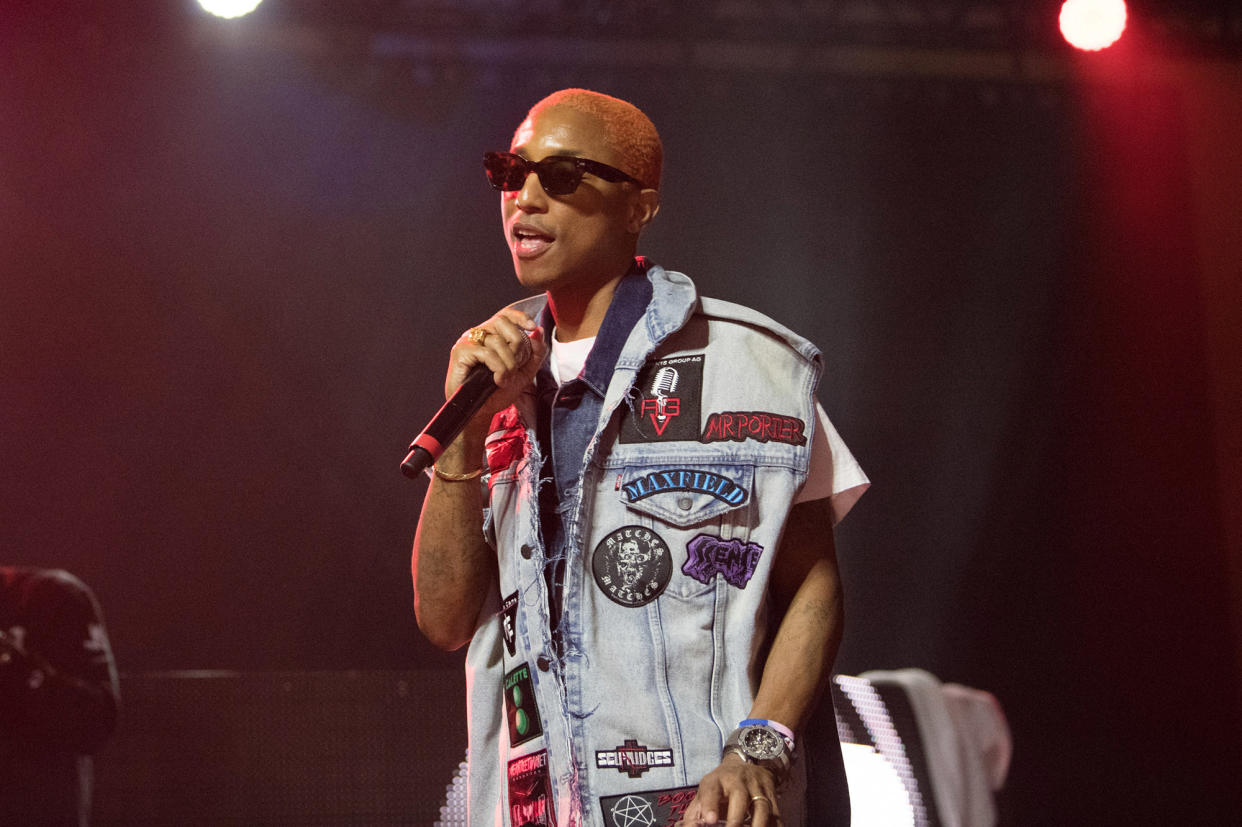 Pharrell Williams performs at ComplexCon 2017 with orange hair. (Photo: Earl Gibson III/Getty Images)