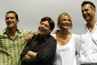 Actors Antonio Banderas (L), Mike Myers (2nd-L), Cameron Diaz (3rd-L) and Rupert Everett pose near Tower Bridge in London during a photo-call for their latest film "Shrek The Third" June 10, 2007. REUTERS/Dylan Martinez (BRITAIN)