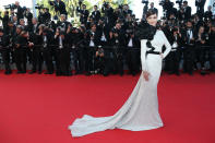 <p>La última alfombra roja de la 67 edición del Festival de Cannes nos regaló uno de los mejores estilismos de Paz Vega. Y es que la española presumió de elegancia con la ayuda de un inolvidable diseño de Ralph & Russo. (Foto: Gtres). </p>