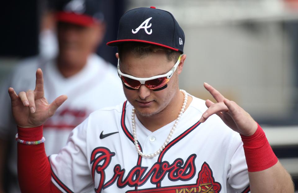 Joc Pederson rocking the the pearl necklace during the playoffs.