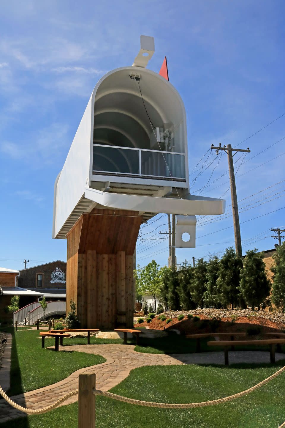 World's Largest Mailbox