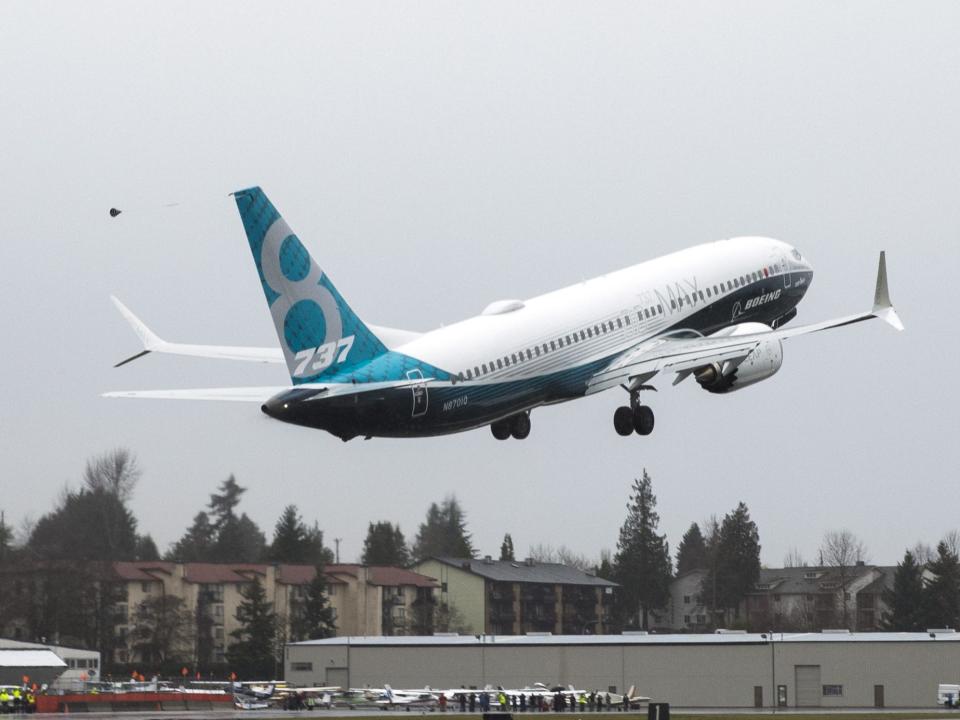 Boeing 737 MAX Take off