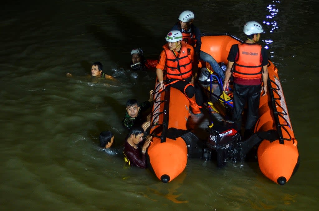 Indonesia Children Drowned (ASSOCIATED PRESS)