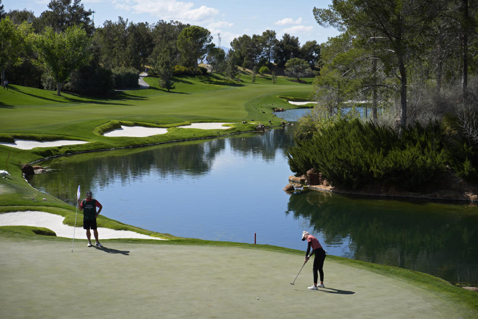 Nelly Korda putts on the fourth green during the final round of the LPGA T-Mobile Match Play golf tournament Sunday, April 7, 2024, in North Las Vegas, Nev. (AP Photo/John Locher)