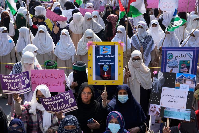 El Día de la Mujer se celebra de forma global el 8 de marzo (AP Foto/K.M. Chaudary)