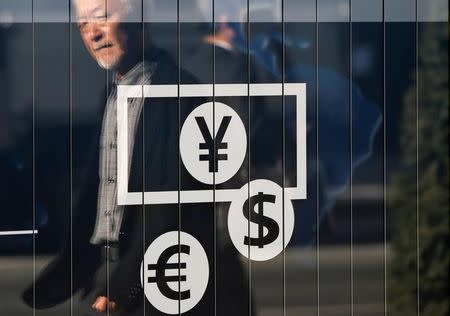 Euro rises before euro zone data, yen lower after BOJ