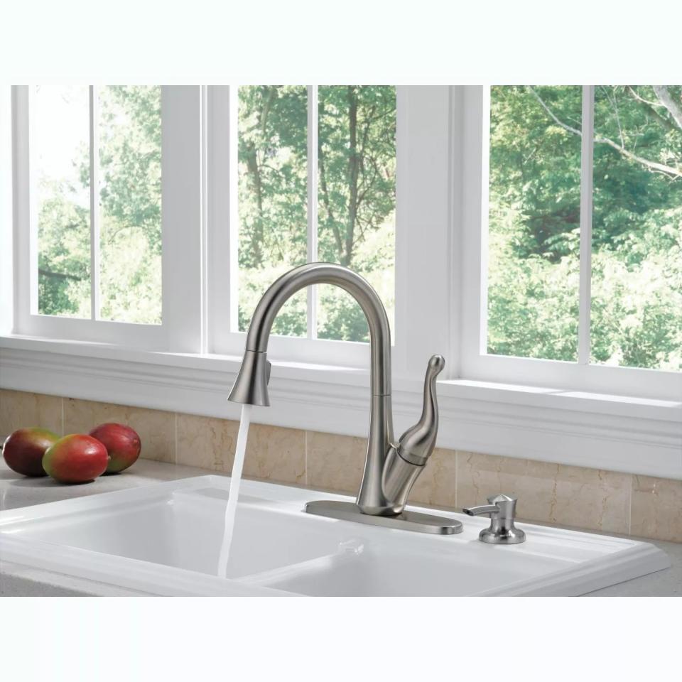 Delta Talbott Pull-Down Kitchen Faucet