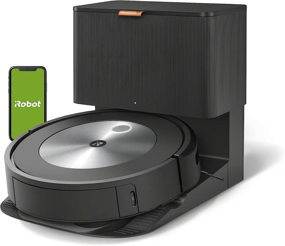 iRobot Roomba j6+ (Photo via Amazon Canada)