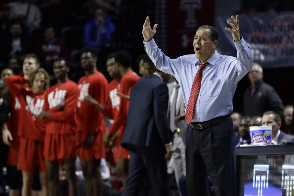 Kelvin Sampson’s only loss of the season came on the road against Temple in a 73-69 contest. (AP)